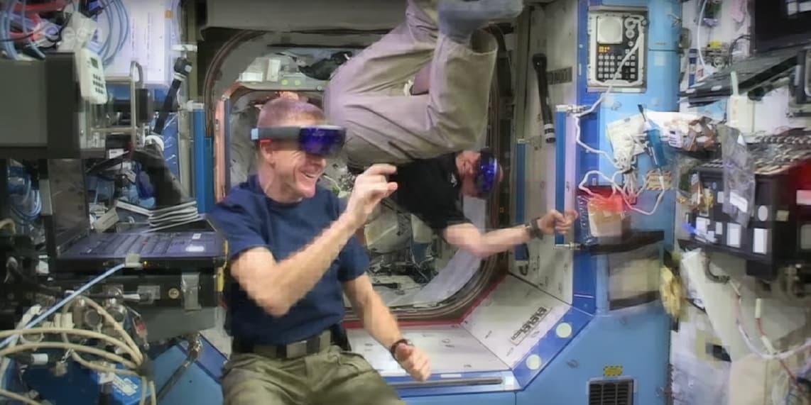 american-astronauts-playing-with-hololens.png